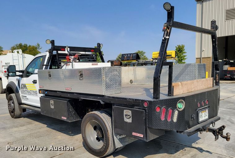image for item DM8028 2018 Ford F550 Super Duty XL  flatbed truck