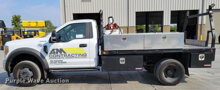 image for item DM8028 2018 Ford F550 Super Duty XL  flatbed truck