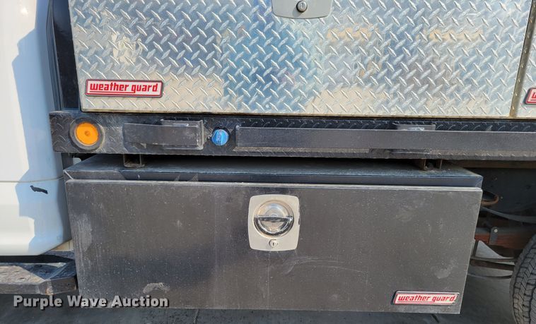 image for item DM8028 2018 Ford F550 Super Duty XL  flatbed truck