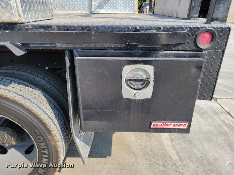 image for item DM8028 2018 Ford F550 Super Duty XL  flatbed truck