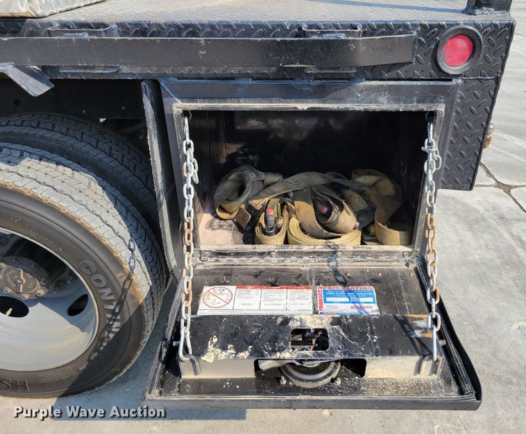 image for item DM8028 2018 Ford F550 Super Duty XL  flatbed truck