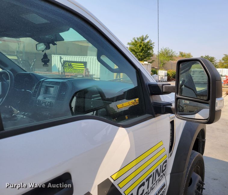 image for item DM8028 2018 Ford F550 Super Duty XL  flatbed truck