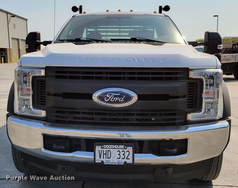 image for item DM8028 2018 Ford F550 Super Duty XL  flatbed truck