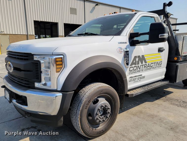 image for item DM8028 2018 Ford F550 Super Duty XL  flatbed truck