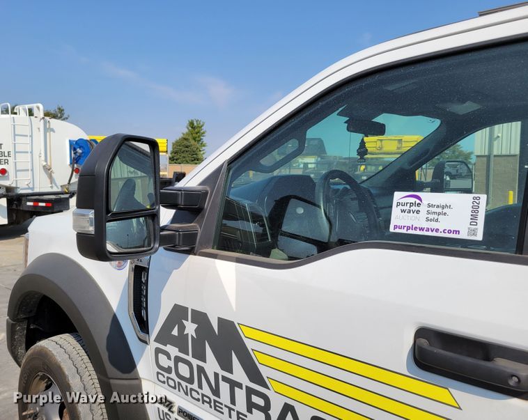 image for item DM8028 2018 Ford F550 Super Duty XL  flatbed truck