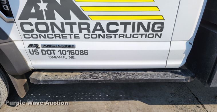 image for item DM8028 2018 Ford F550 Super Duty XL  flatbed truck