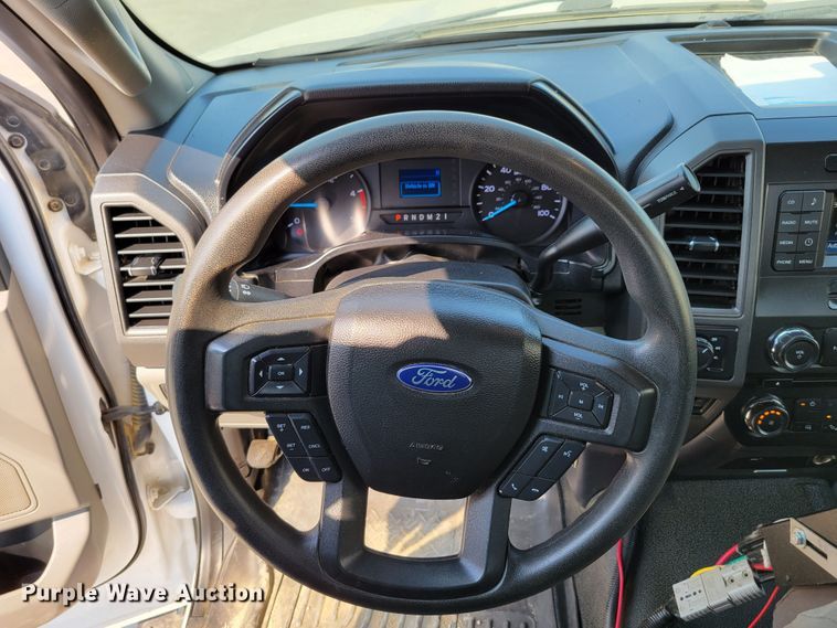 image for item DM8028 2018 Ford F550 Super Duty XL  flatbed truck