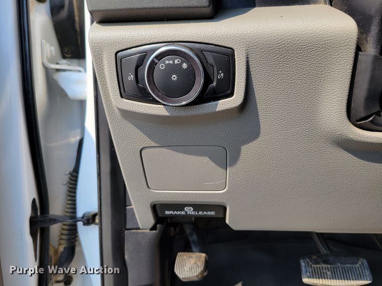 image for item DM8028 2018 Ford F550 Super Duty XL  flatbed truck