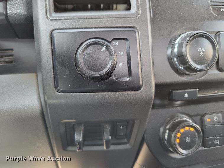 image for item DM8028 2018 Ford F550 Super Duty XL  flatbed truck