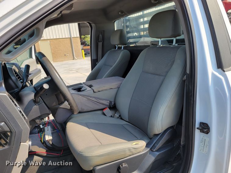 image for item DM8028 2018 Ford F550 Super Duty XL  flatbed truck