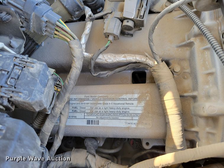 image for item DM8028 2018 Ford F550 Super Duty XL  flatbed truck