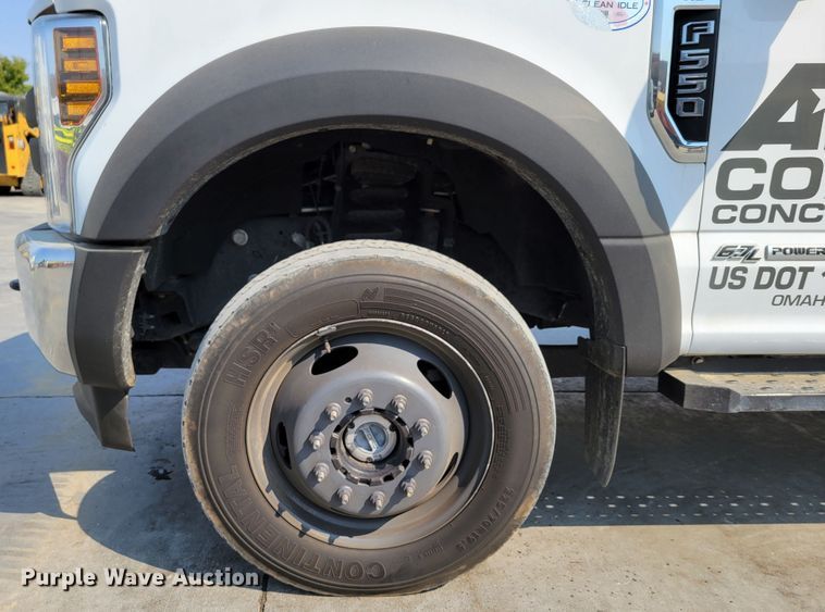 image for item DM8028 2018 Ford F550 Super Duty XL  flatbed truck