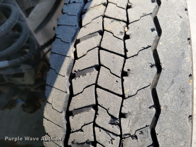 image for item DM8028 2018 Ford F550 Super Duty XL  flatbed truck