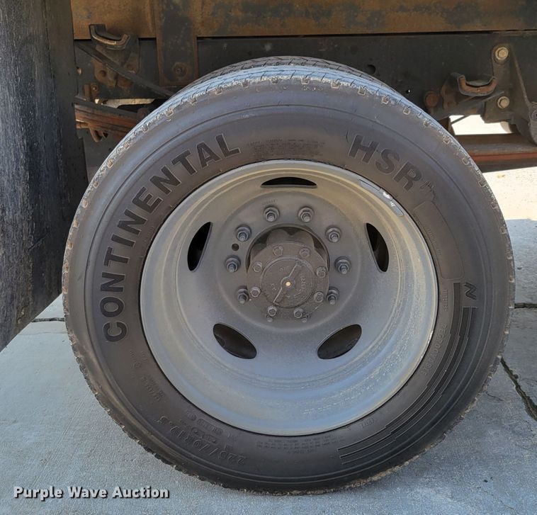 image for item DM8028 2018 Ford F550 Super Duty XL  flatbed truck