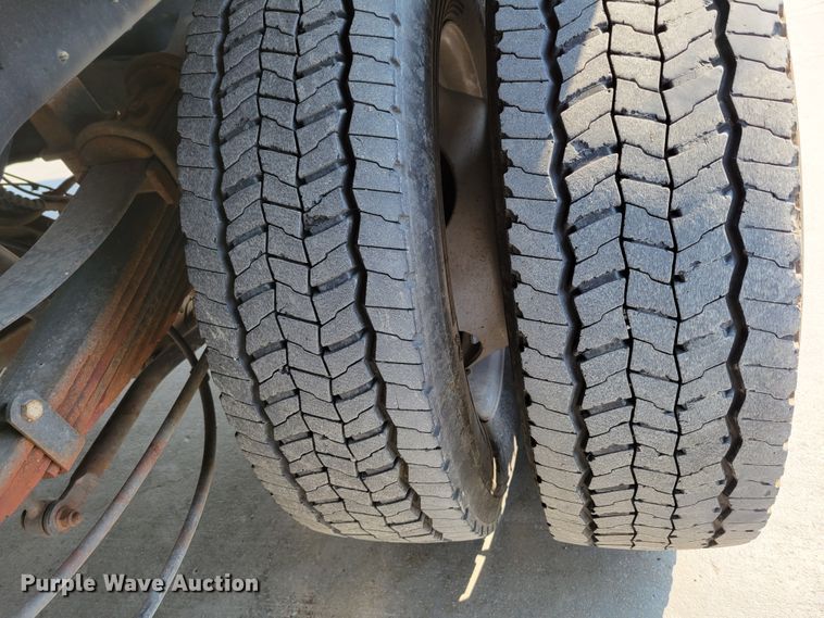 image for item DM8028 2018 Ford F550 Super Duty XL  flatbed truck