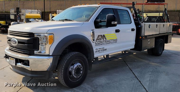 image for item DM8029 2017 Ford F550 Super Duty XL  Crew Cab flatbed truck