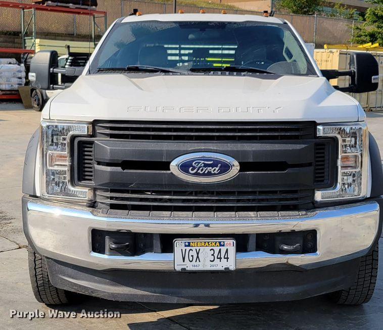 image for item DM8029 2017 Ford F550 Super Duty XL  Crew Cab flatbed truck