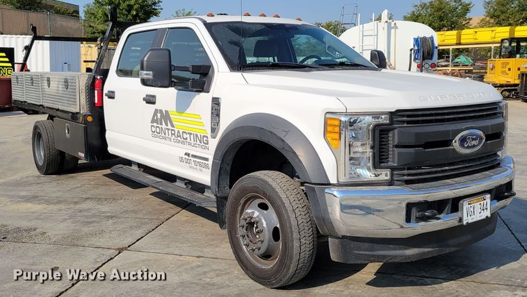 image for item DM8029 2017 Ford F550 Super Duty XL  Crew Cab flatbed truck