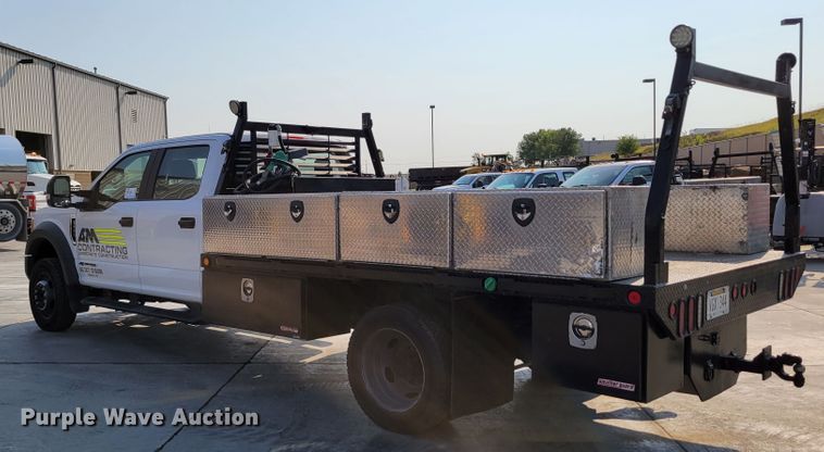 image for item DM8029 2017 Ford F550 Super Duty XL  Crew Cab flatbed truck