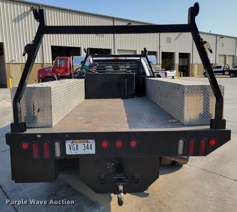 image for item DM8029 2017 Ford F550 Super Duty XL  Crew Cab flatbed truck