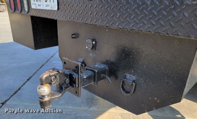 image for item DM8029 2017 Ford F550 Super Duty XL  Crew Cab flatbed truck