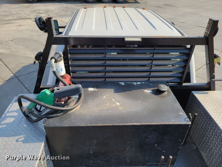 image for item DM8029 2017 Ford F550 Super Duty XL  Crew Cab flatbed truck