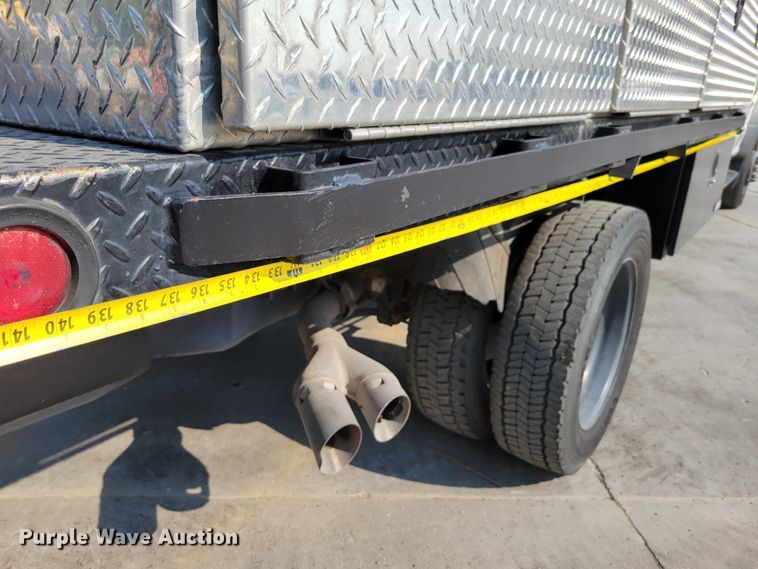 image for item DM8029 2017 Ford F550 Super Duty XL  Crew Cab flatbed truck