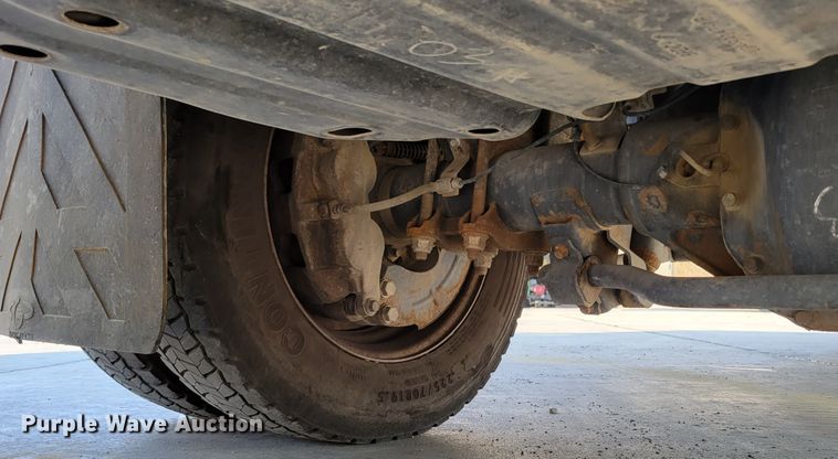 image for item DM8029 2017 Ford F550 Super Duty XL  Crew Cab flatbed truck