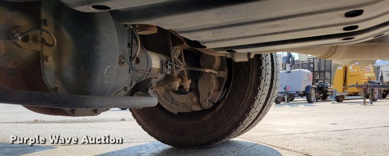 image for item DM8029 2017 Ford F550 Super Duty XL  Crew Cab flatbed truck