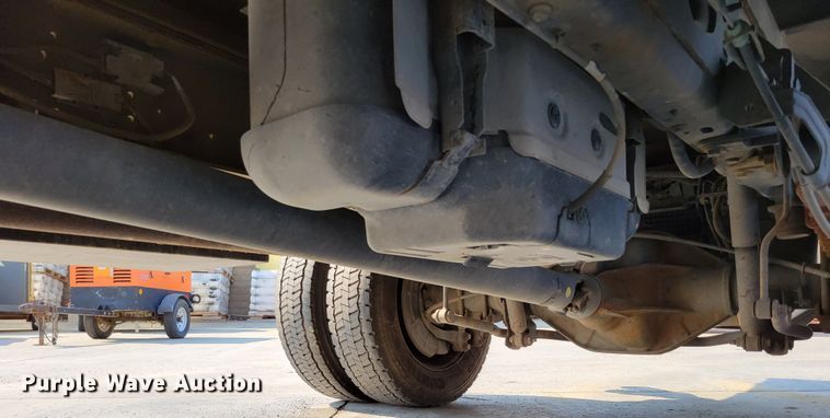 image for item DM8029 2017 Ford F550 Super Duty XL  Crew Cab flatbed truck