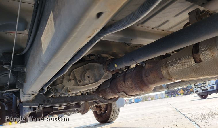 image for item DM8029 2017 Ford F550 Super Duty XL  Crew Cab flatbed truck