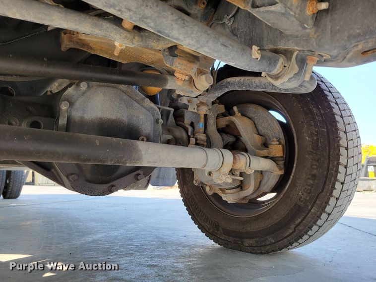 image for item DM8029 2017 Ford F550 Super Duty XL  Crew Cab flatbed truck