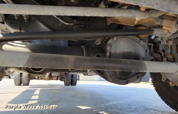 image for item DM8029 2017 Ford F550 Super Duty XL  Crew Cab flatbed truck