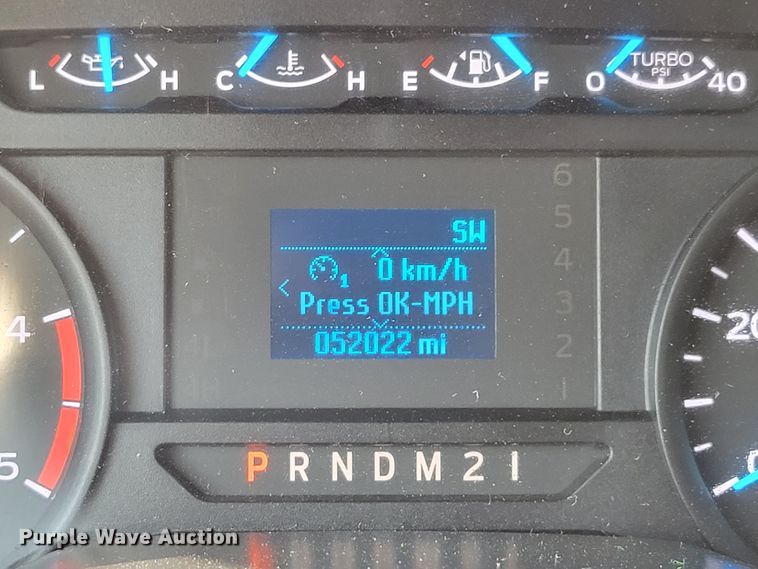 image for item DM8029 2017 Ford F550 Super Duty XL  Crew Cab flatbed truck