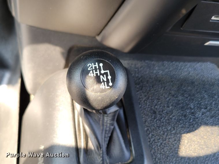 image for item DM8029 2017 Ford F550 Super Duty XL  Crew Cab flatbed truck