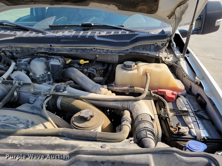 image for item DM8029 2017 Ford F550 Super Duty XL  Crew Cab flatbed truck