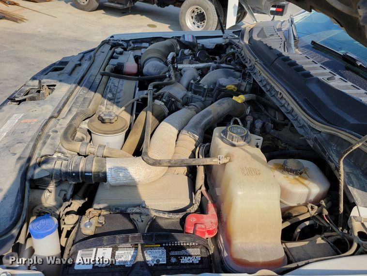 image for item DM8029 2017 Ford F550 Super Duty XL  Crew Cab flatbed truck