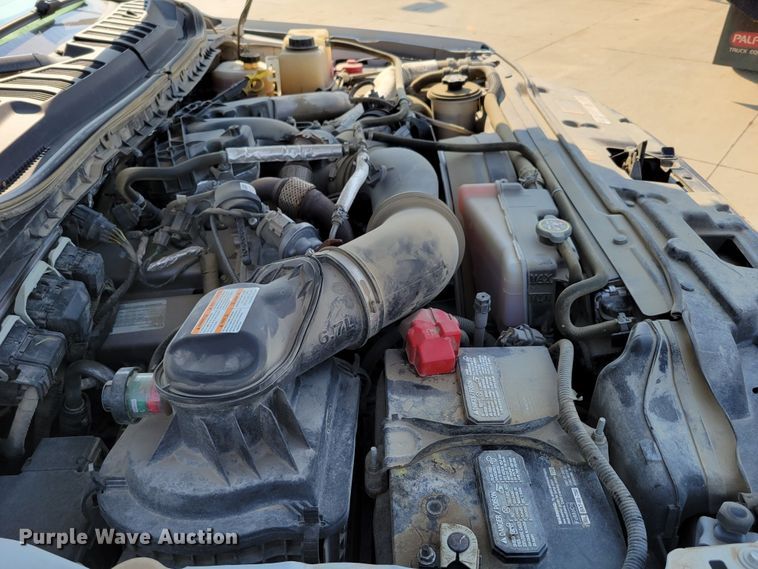 image for item DM8029 2017 Ford F550 Super Duty XL  Crew Cab flatbed truck