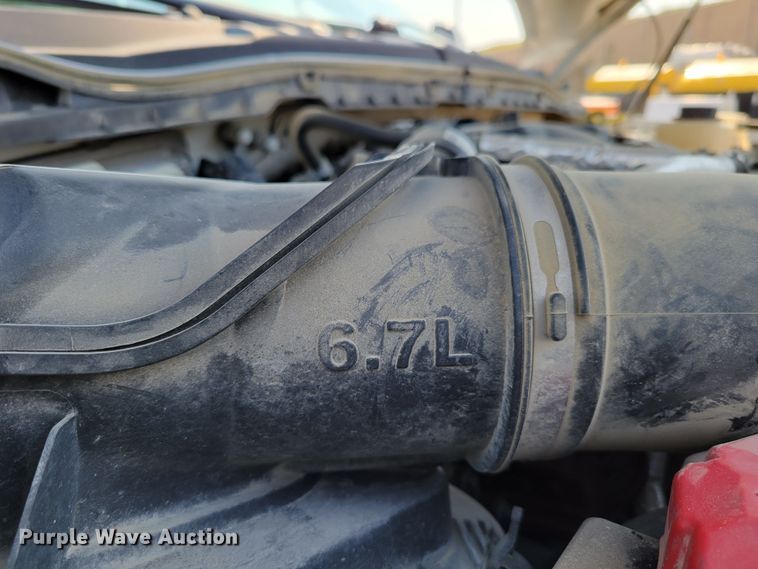 image for item DM8029 2017 Ford F550 Super Duty XL  Crew Cab flatbed truck