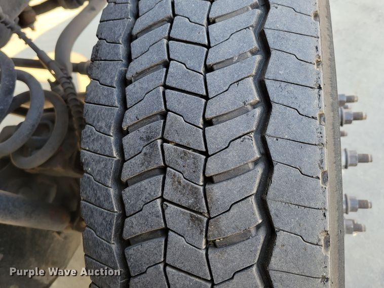 image for item DM8029 2017 Ford F550 Super Duty XL  Crew Cab flatbed truck