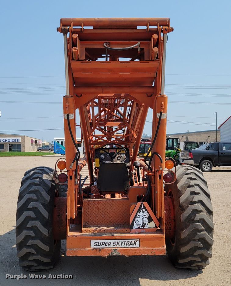 image for item DM8032 SkyTrak 6034-2  telehandler