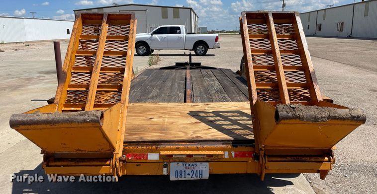 image for item DN5166 1983 Belshe  equipment trailer