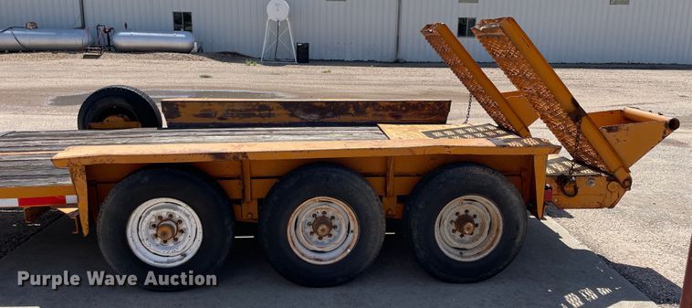 image for item DN5166 1983 Belshe  equipment trailer