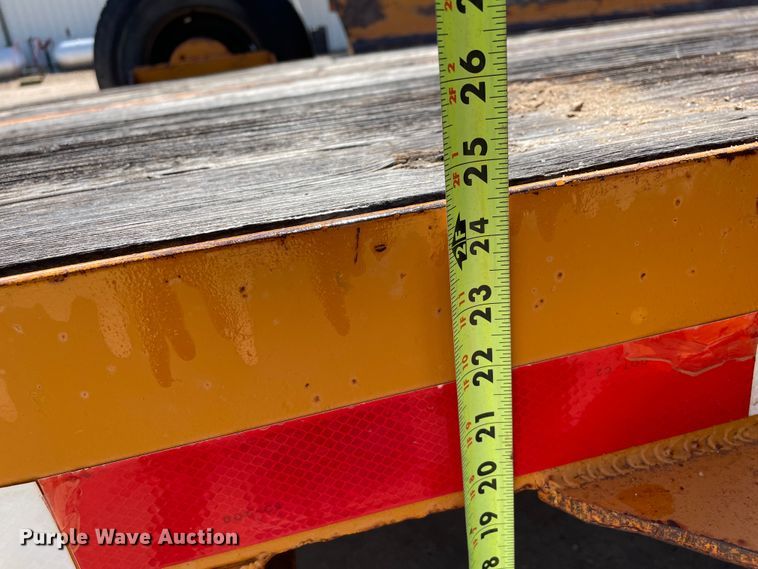 image for item DN5166 1983 Belshe  equipment trailer