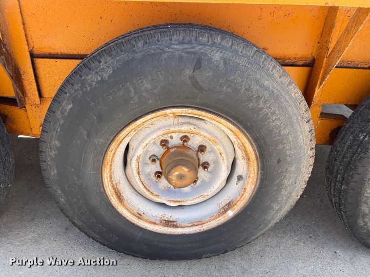 image for item DN5166 1983 Belshe  equipment trailer