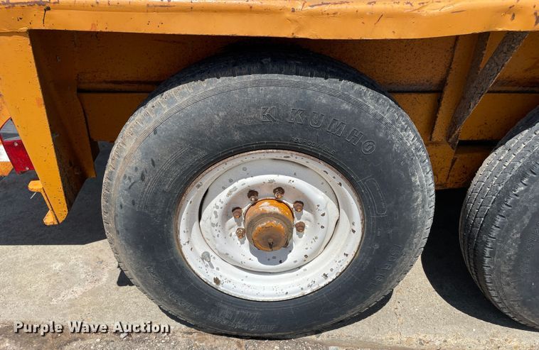 image for item DN5166 1983 Belshe  equipment trailer