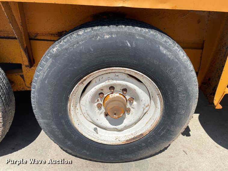 image for item DN5166 1983 Belshe  equipment trailer