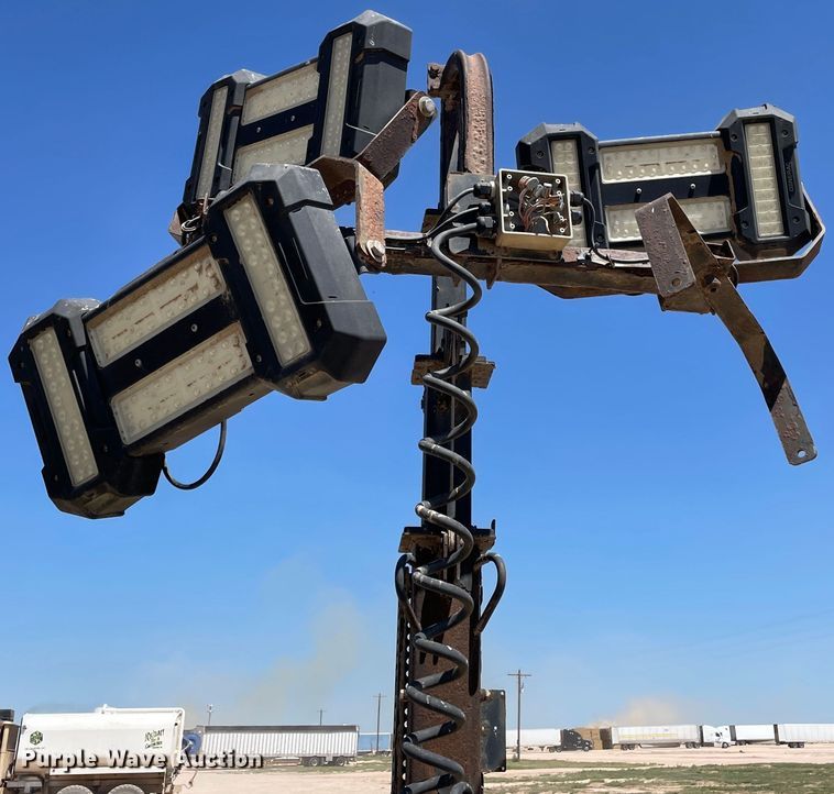 image for item DN5176 Generac Magnum  light plant