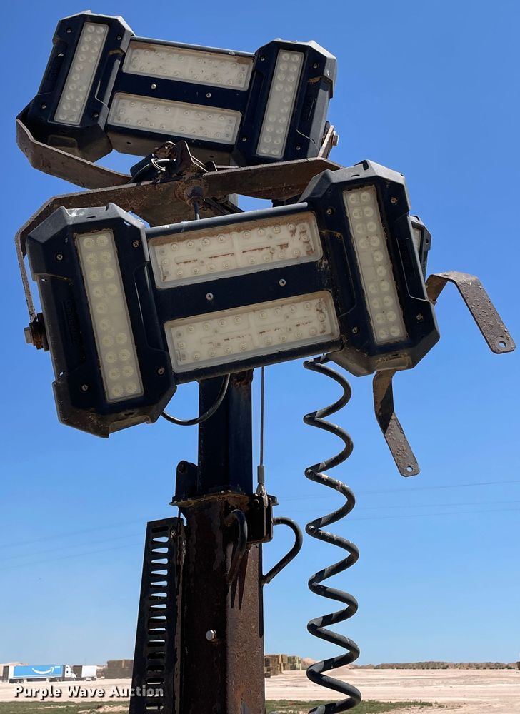 image for item DN5176 Generac Magnum  light plant