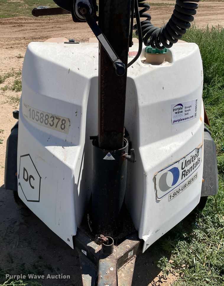 image for item DN5176 Generac Magnum  light plant